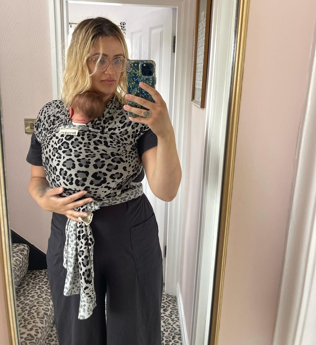 Gogglebox viewers in stitches as Ellie Warner's baby surprises her with a smelly accident