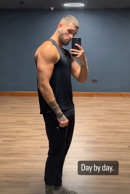 Love Island Star Zach Noble Shows Off Incredible Body Transformation Just Weeks After Leaving the Villa