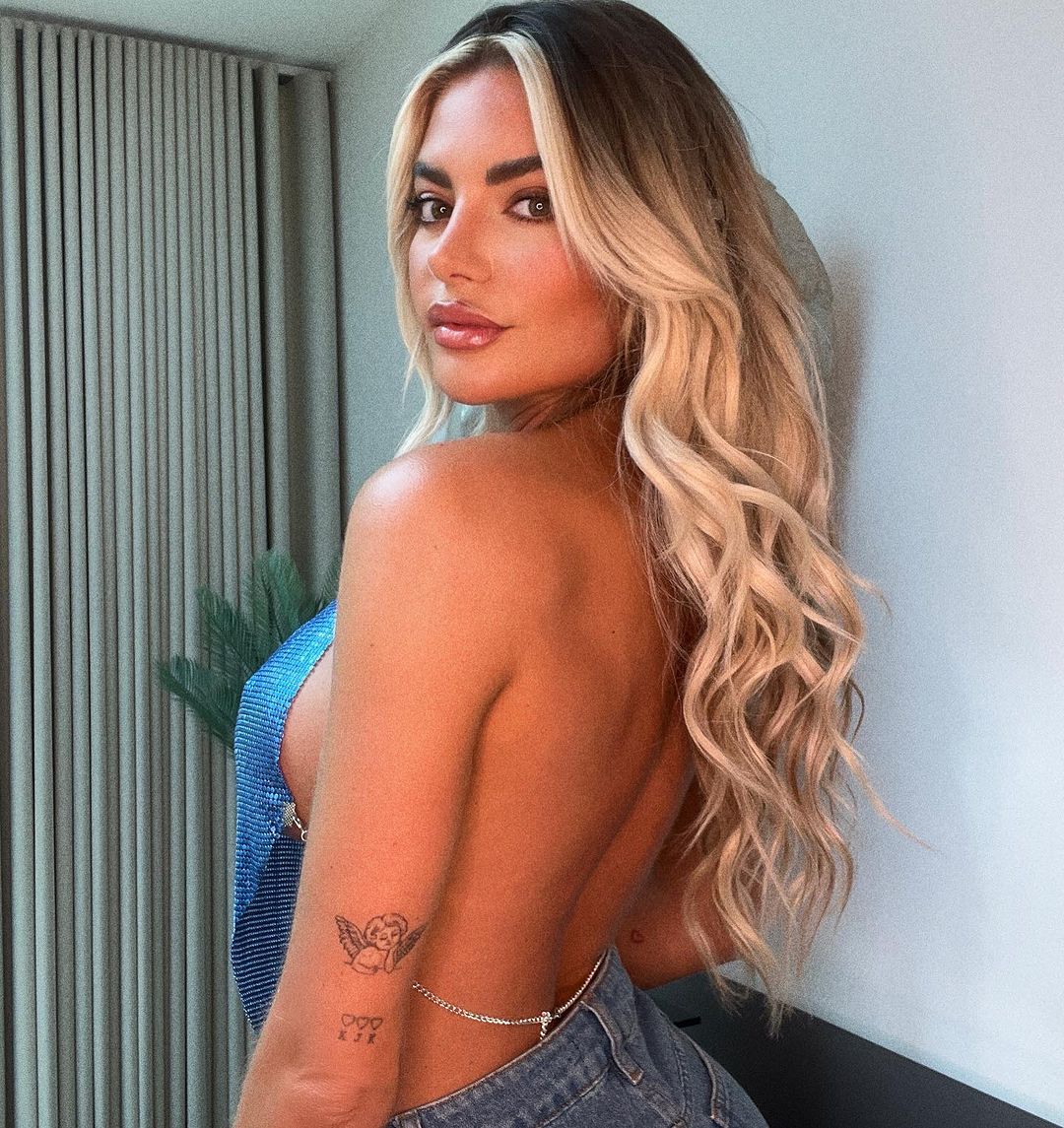 Megan Barton Hanson Bares Sideboob in Daring Outfit