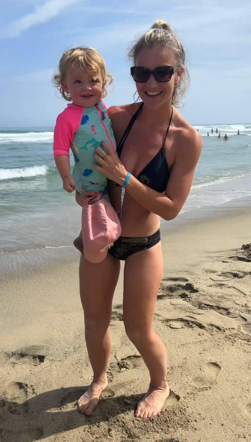 Strictly's Helen Skelton flaunts incredible bikini body on family holiday