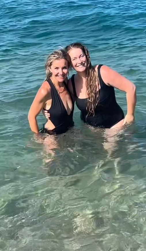 Strictly's Helen Skelton flaunts incredible bikini body on family holiday