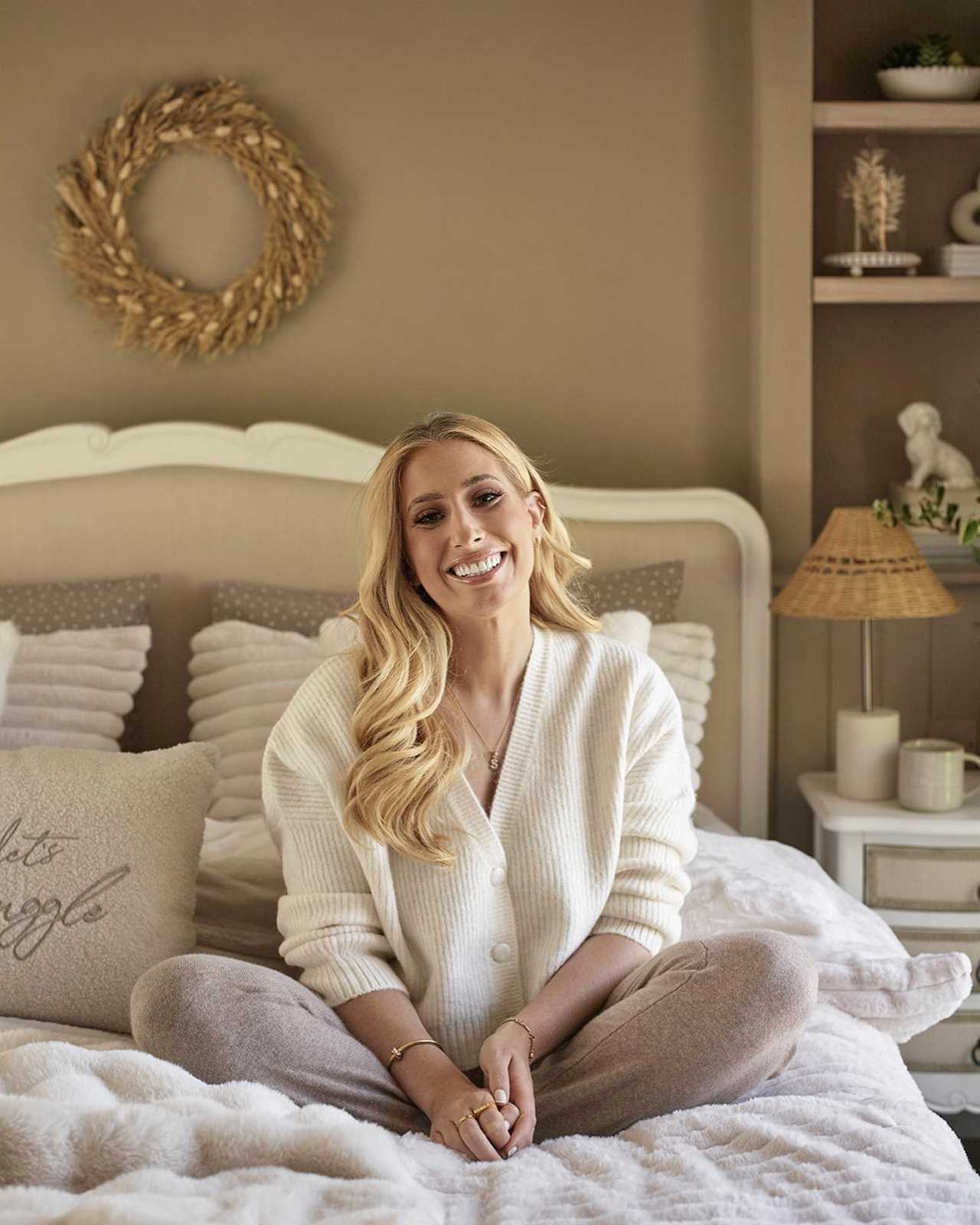 Stacey Solomon Shows Off £1.2m Pickle Cottage and Gets into the Festive Spirit