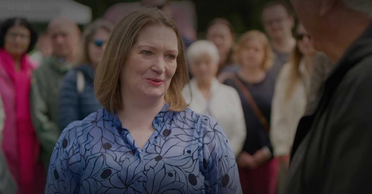 Gold handbag left by stranger valued at thousands on Antiques Roadshow