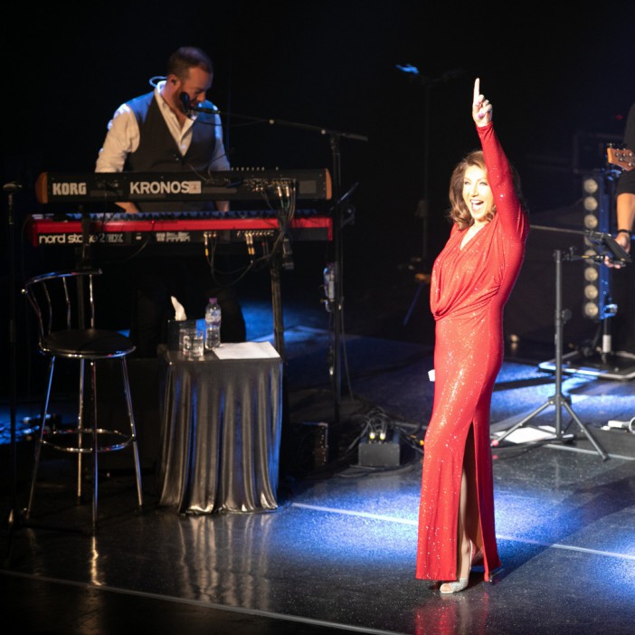 Jane McDonald Stuns Fans with Sensational Dresses and Glamorous Performances