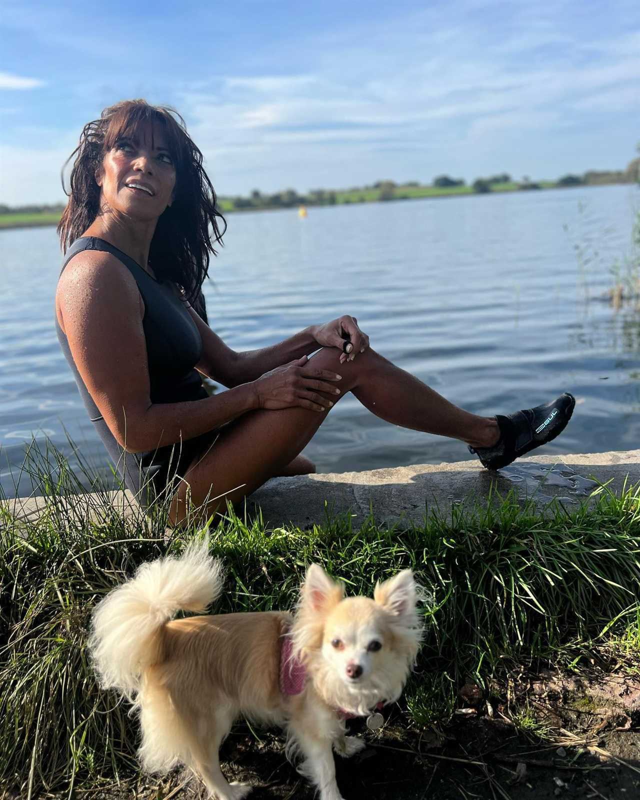 Jenny Powell, 55, Stuns in Swimsuit During Lake Dip