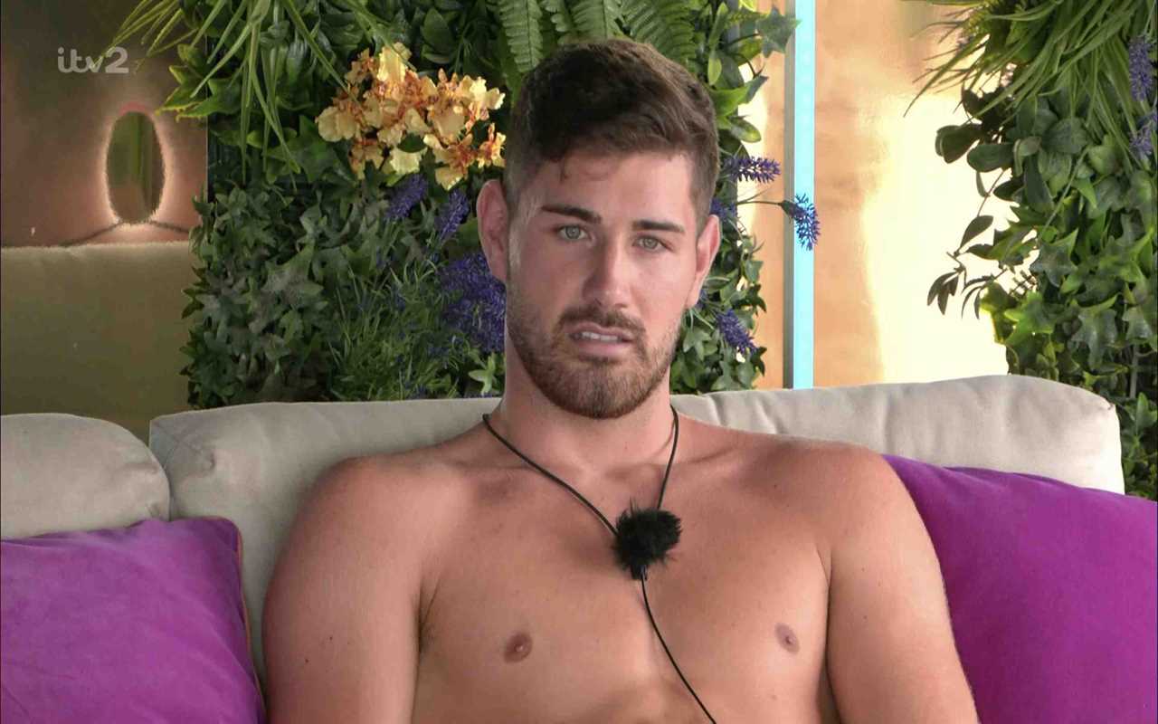 Love Island's Scott Van-Der-Sluis Throws Shade at Sammy and Jess After Split