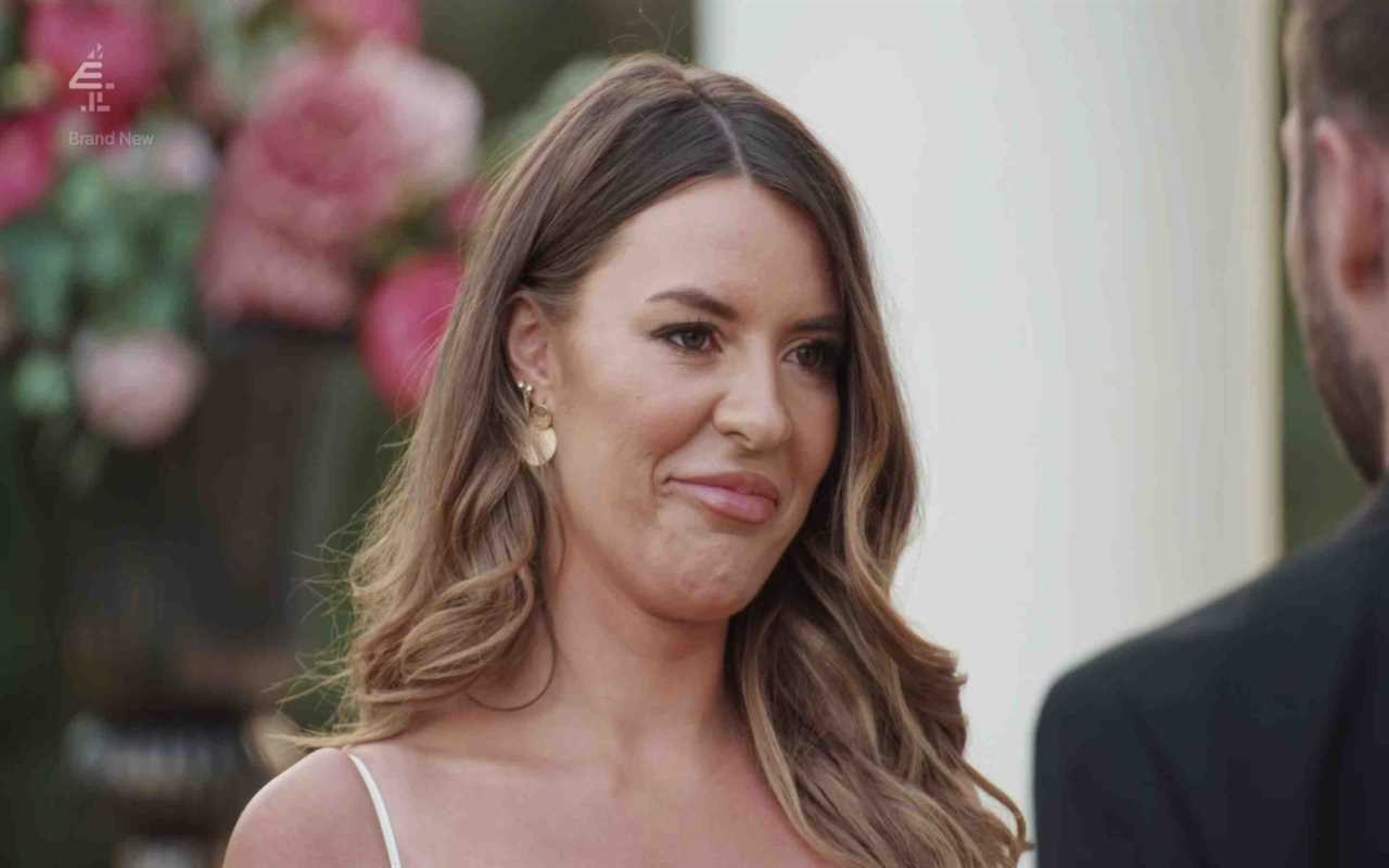 MAFS star Laura Responds to Online Troll Criticizing Her Skin