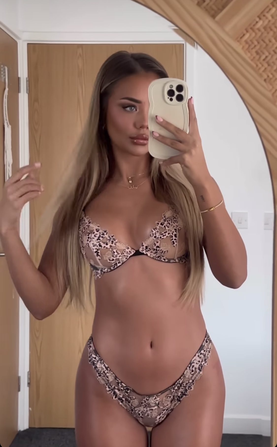 Love Island Star Natalia Zoppa Stuns in Revealing Lingerie Snap