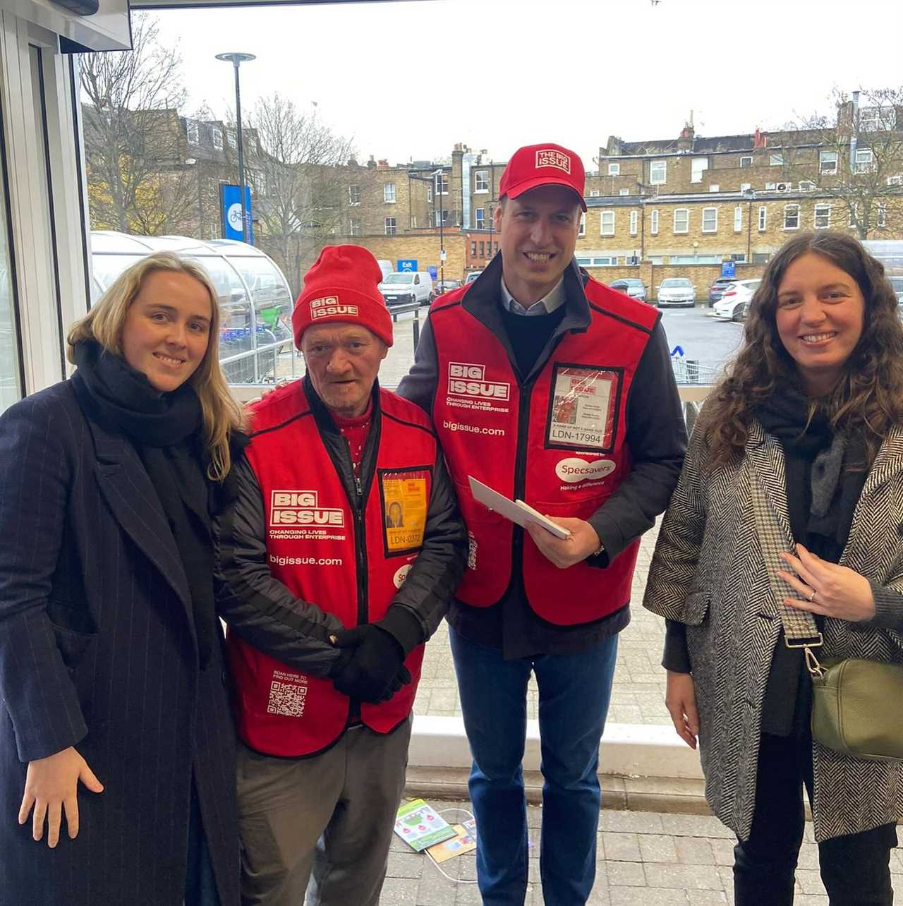 Inspiring moment Prince William sells Big Issue outside Tesco leaving shoppers stunned