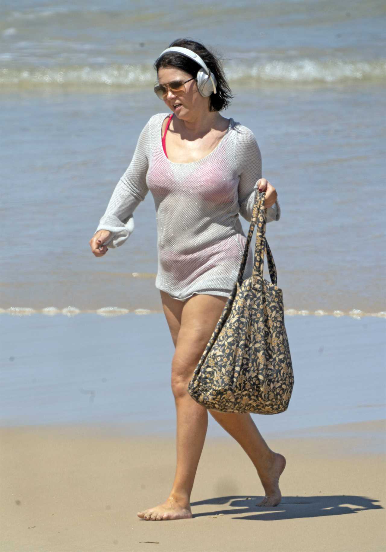 Nigel Farage’s girlfriend Laure Ferrari enjoys beach getaway ahead of I’m A Celebrity final