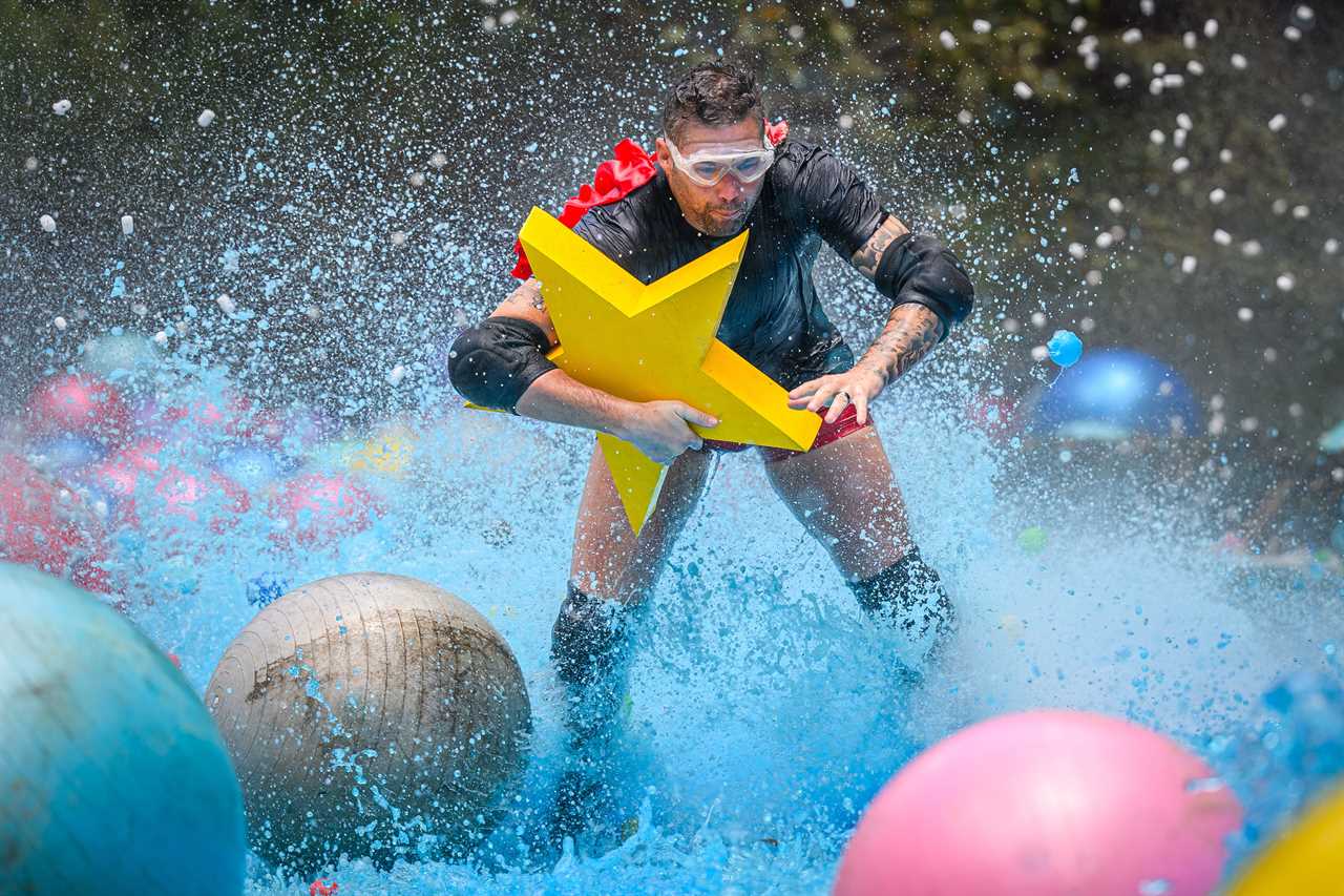 Tony Bellew dominates the Celebrity Cyclone challenge on I'm A Celebrity