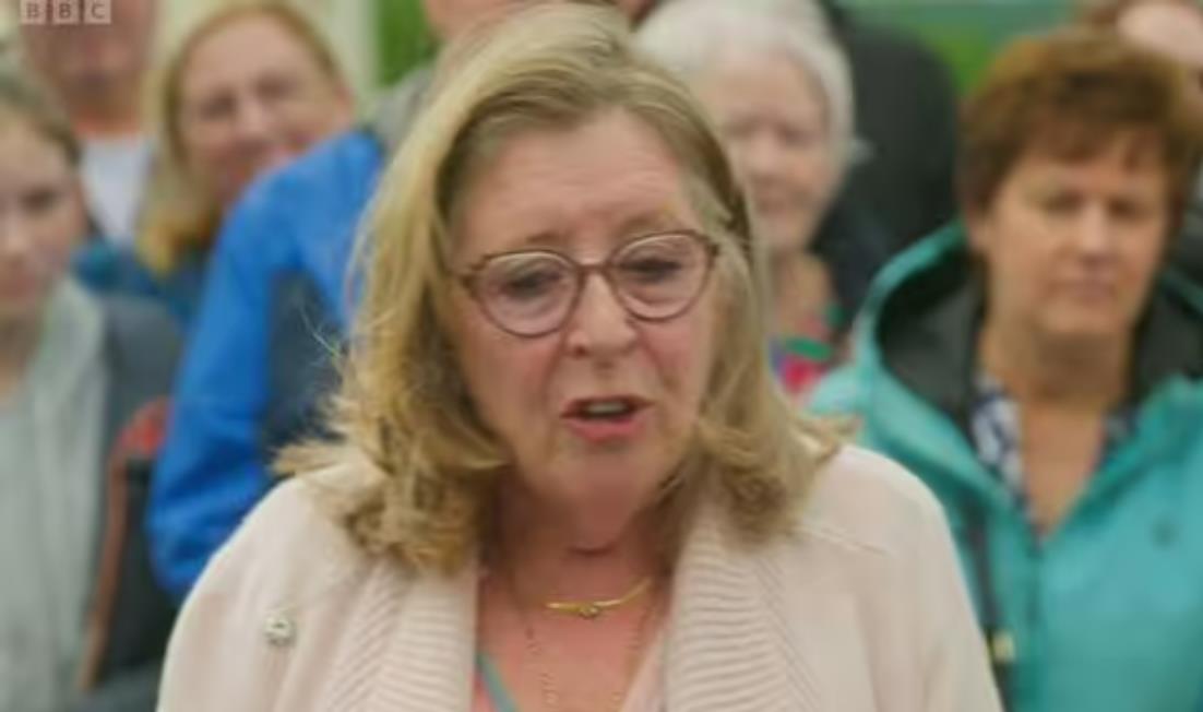 Antiques Roadshow expert labels guest 'obsessive' before revealing surprising valuation