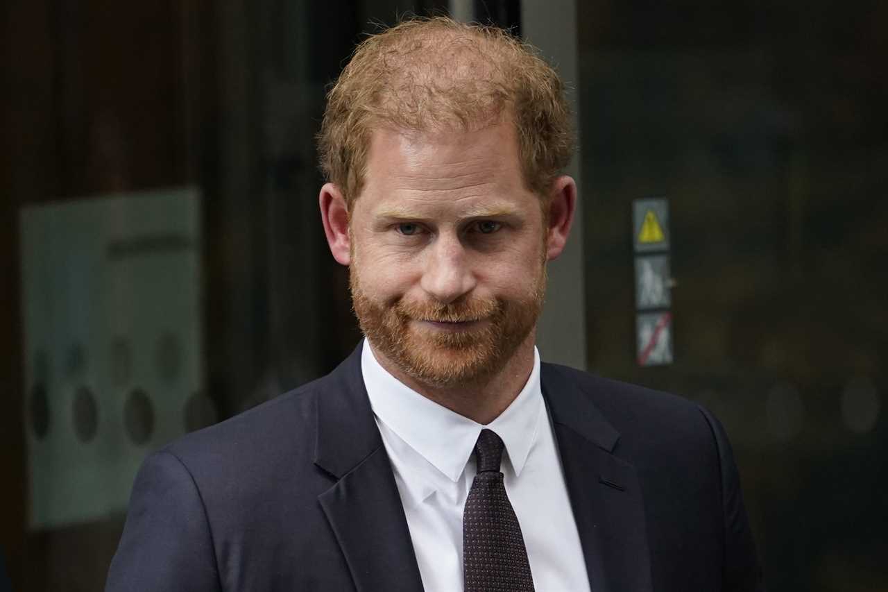 Prince Harry awarded £140k in phone hacking battle with Mirror