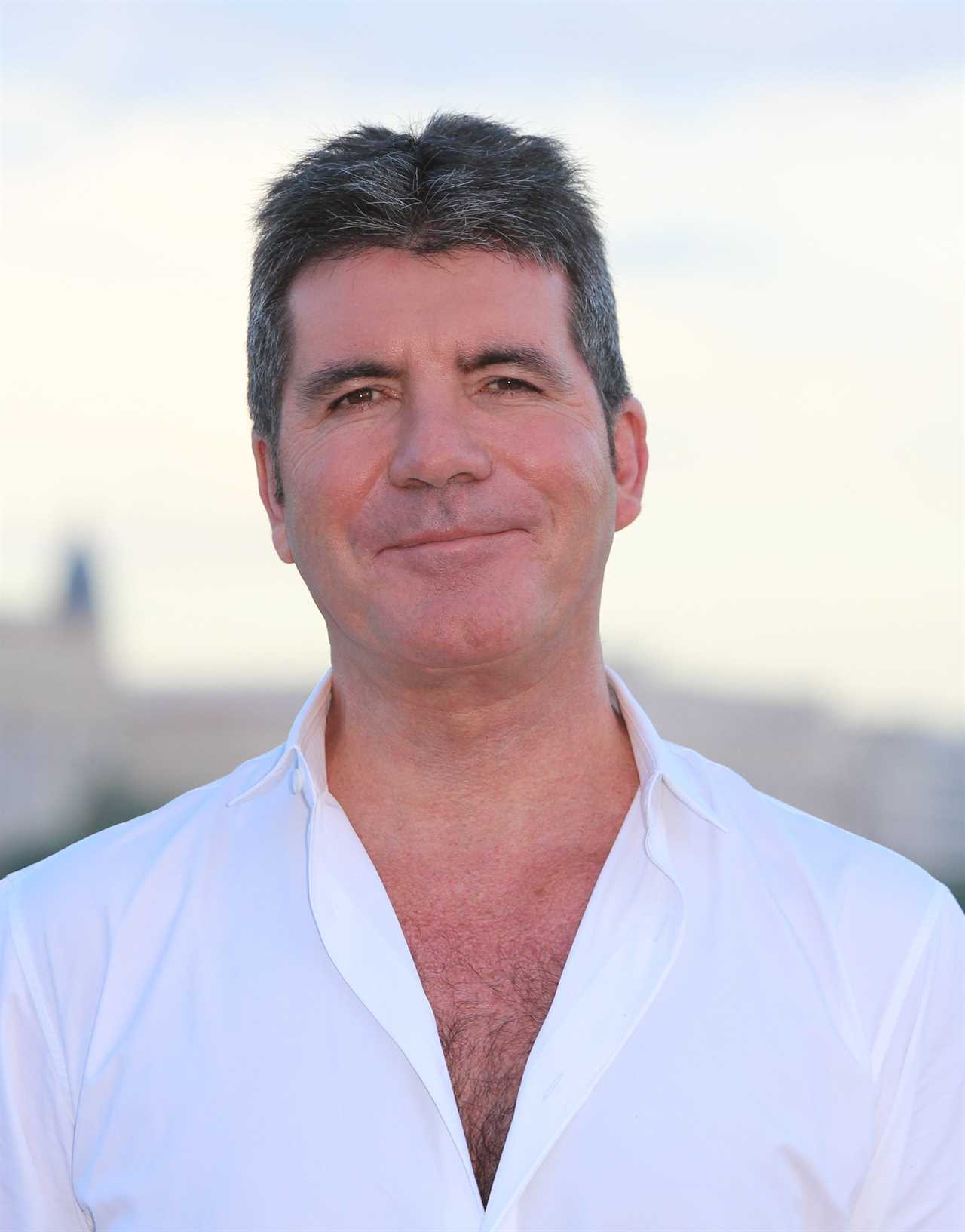 Simon Cowell shocks viewers with new 'pop star' look at Royal Variety Performance