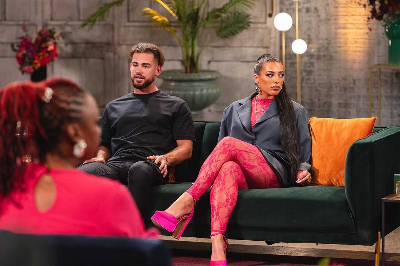 MAFS star Erica Roberts sparks feud with ‘fake’ co-stars as she takes savage swipe with cryptic post