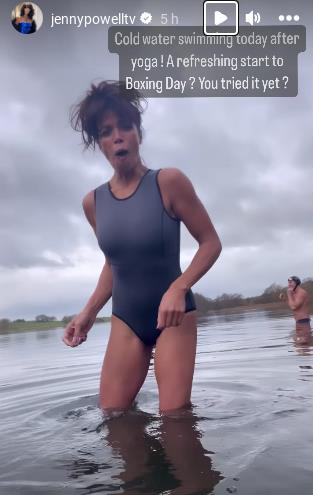 Jenny Powell stuns in age-defying figure during Boxing Day swim