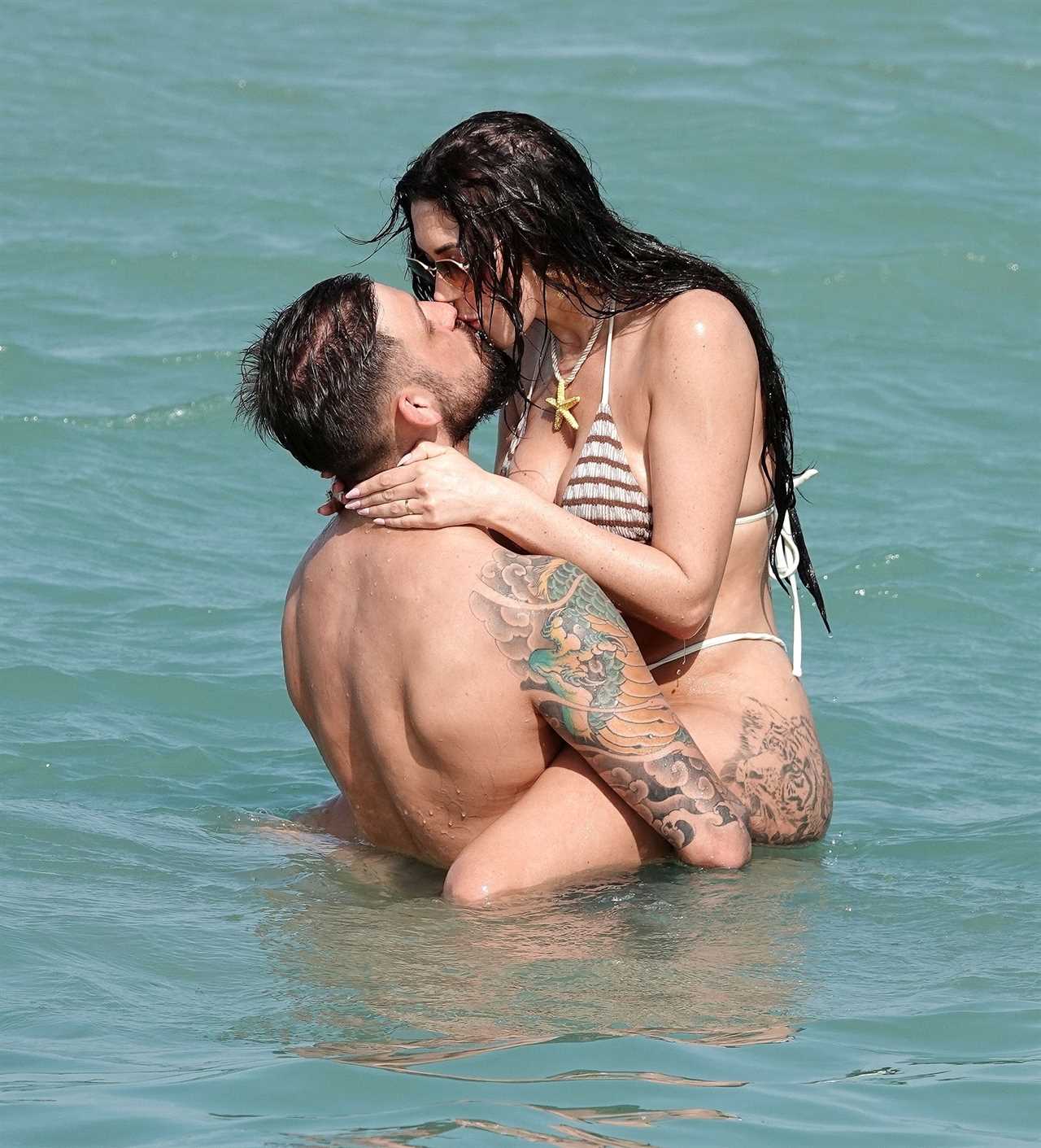 Chloe Ferry Back with 'Cheating' Ex Johnny for the Fourth Time, Spotted Kissing Him in the Sea