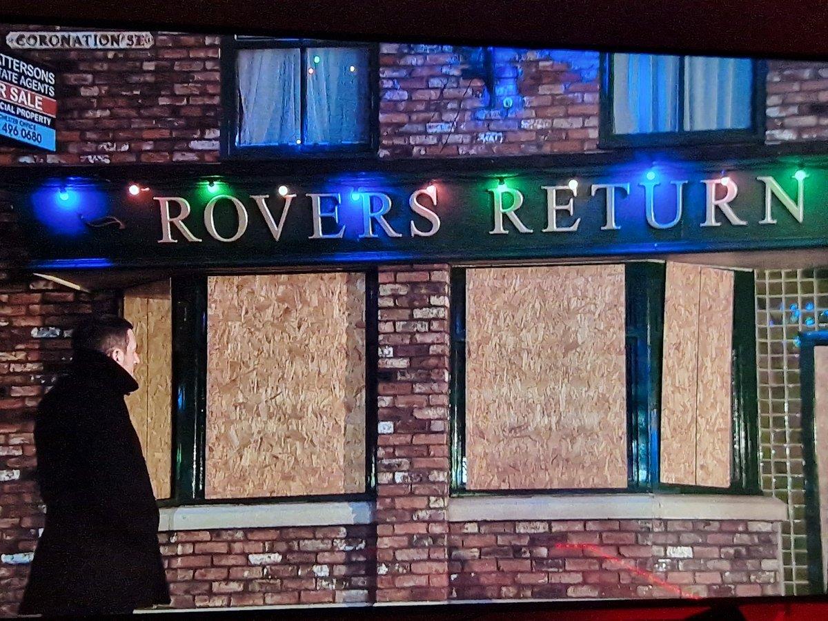 Coronation Street Fans Spot Blunder as Soap Legend Bids Farewell