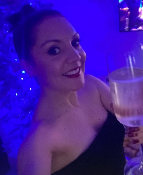 Laura Tobin wows at New Year's Eve party with glamorous look