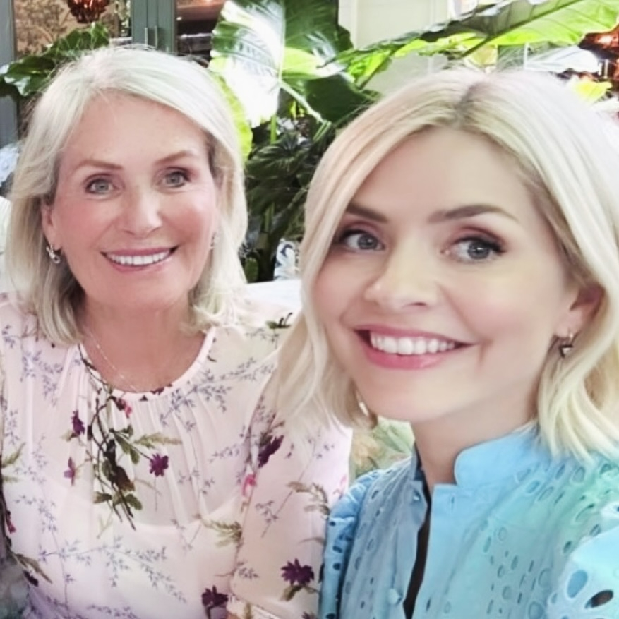 Holly Willoughby's Heartwarming Mother's Day Tribute to Lookalike Mum