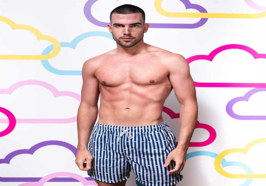 Love Island Star Rushed to Hospital After Painful Injury