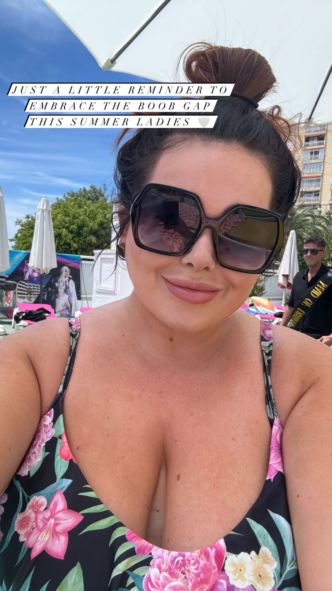 Scarlett Moffatt Encourages Fans to 'Embrace the Boob Gap' in Swimsuit Snap