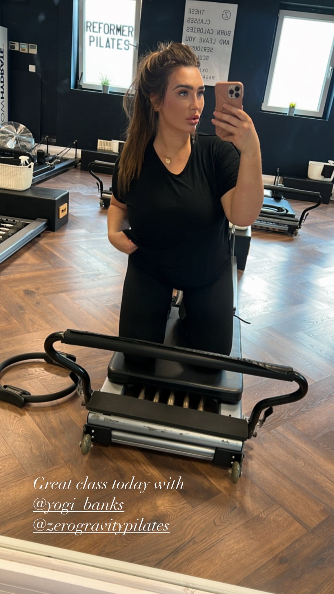 Lauren Goodger hits back at body-shamers with empowering gym selfie