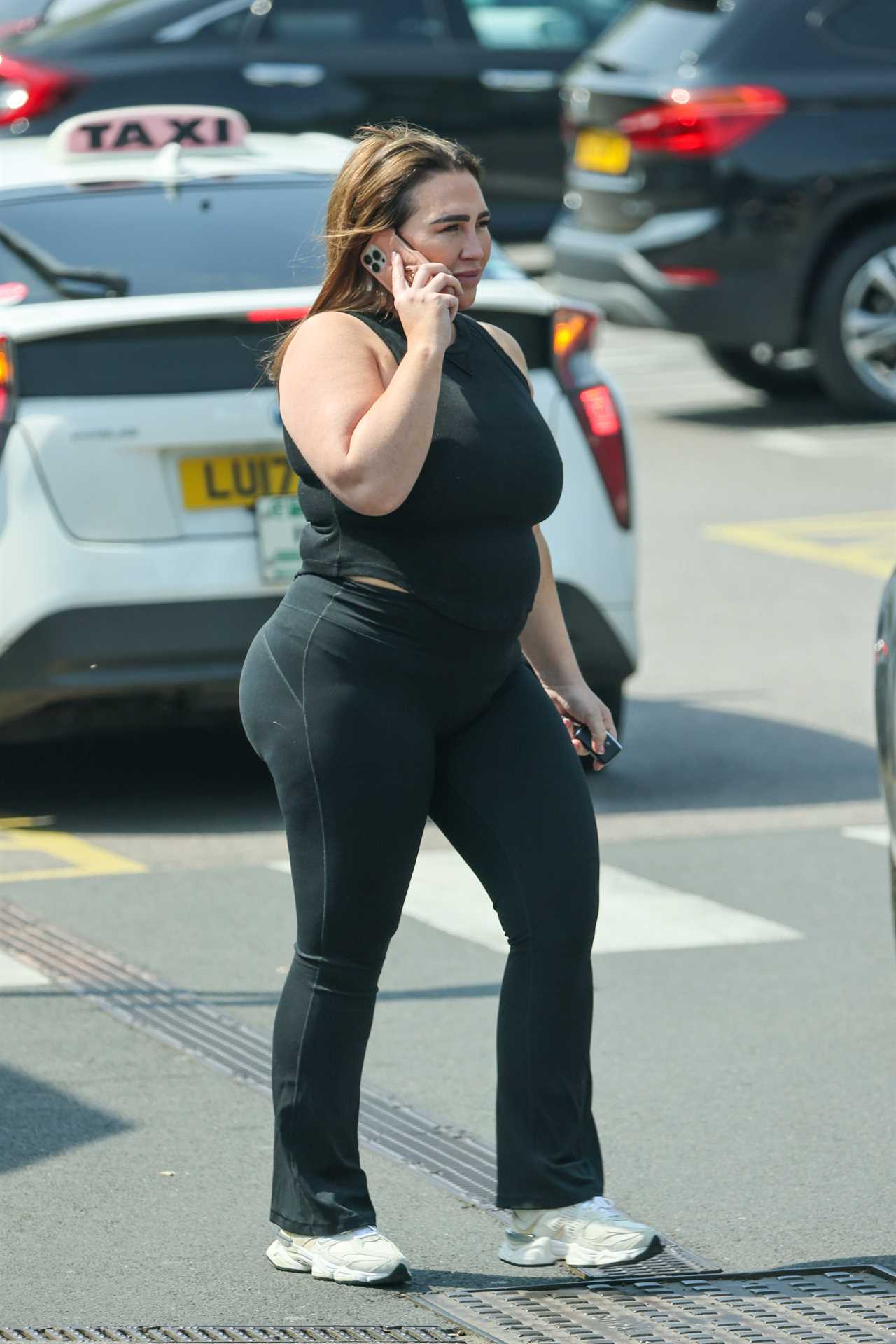 Lauren Goodger hits back at body-shamers with empowering gym selfie