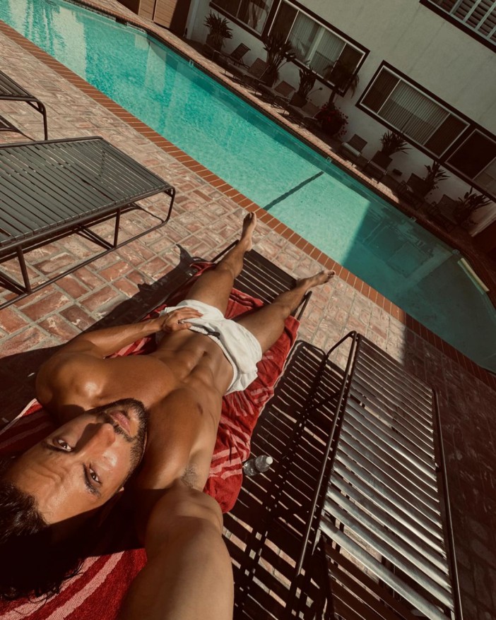 Love Island Star Davide's LA Trip: Showing Off Muscles After Career Setback