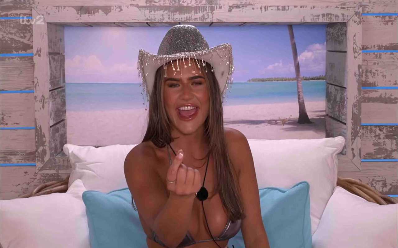 Love Island fans spot major clue one star is faking it with their partner