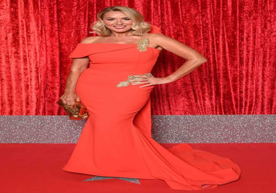 Claire Sweeney asks for help with painful skin condition