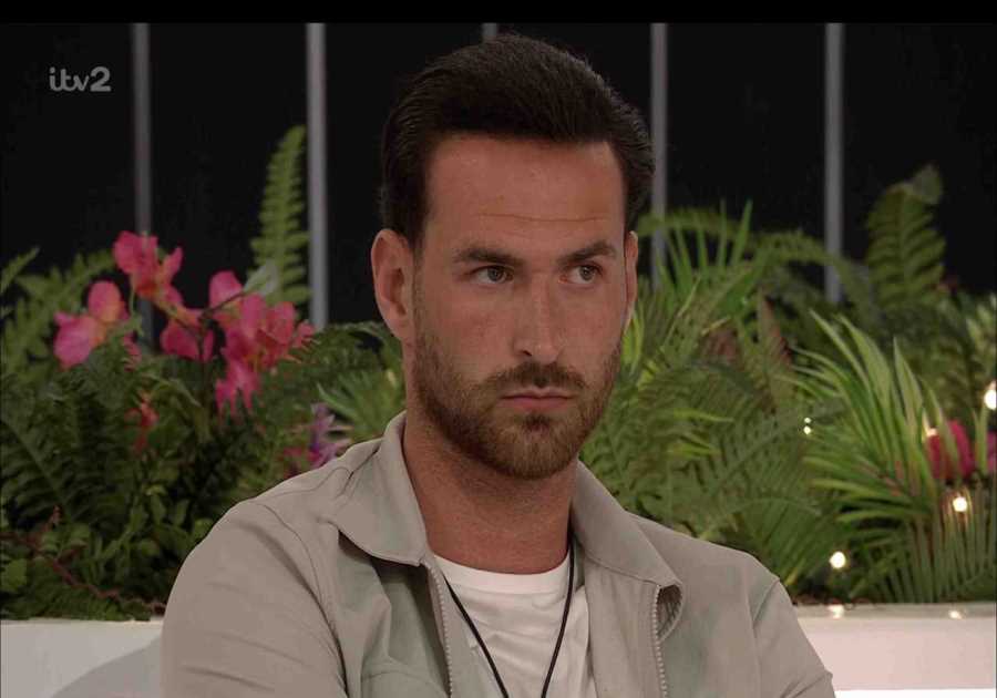 Love Island Drama: Ronnie's Love Square with Bombshell Tiffany Sparks Outrage