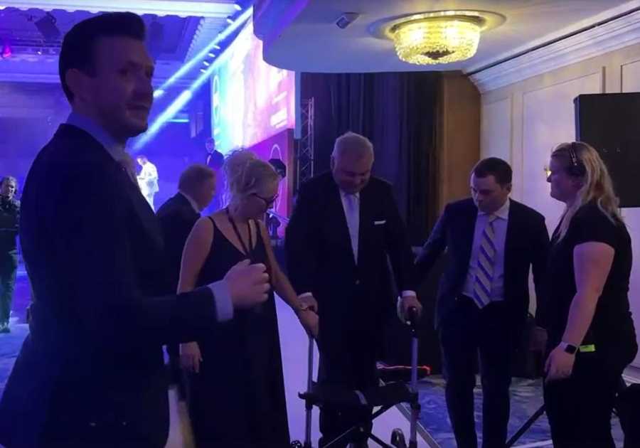 EAMONN Holmes struggles to walk at TRIC Awards after split from Ruth Langsford