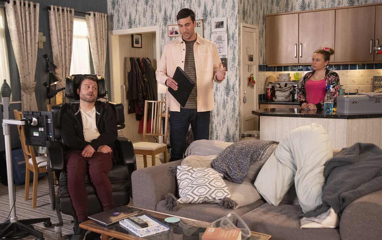 Craig Tinker makes enemies in Coronation Street