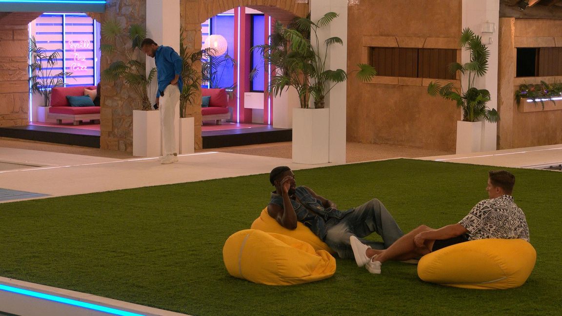 Love Island fans praise Reuben for supporting Josh during Mimii drama