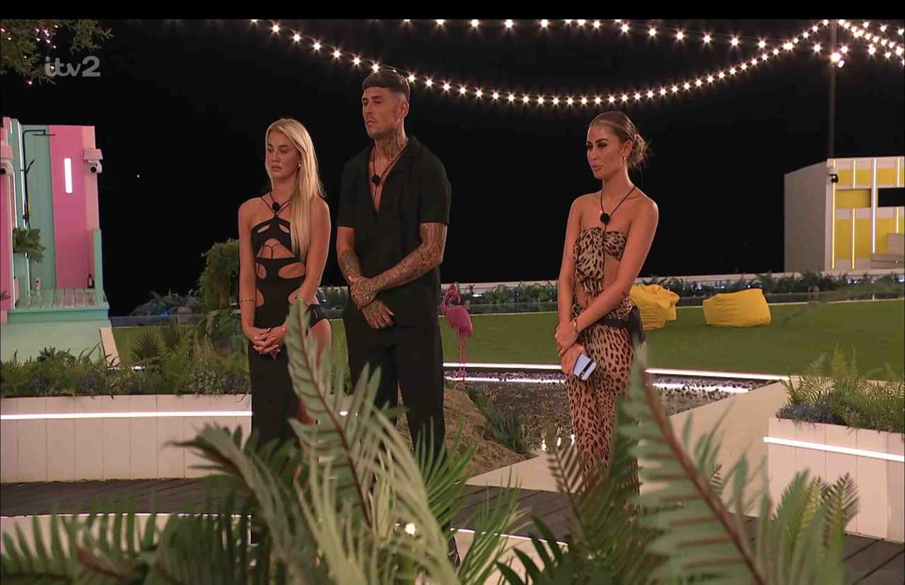 Love Island Drama: Fans React to Rule-Breaking Recoupling