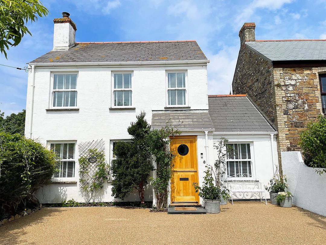 Inside Love Island star Lucie Donlan's Cornwall Cottage