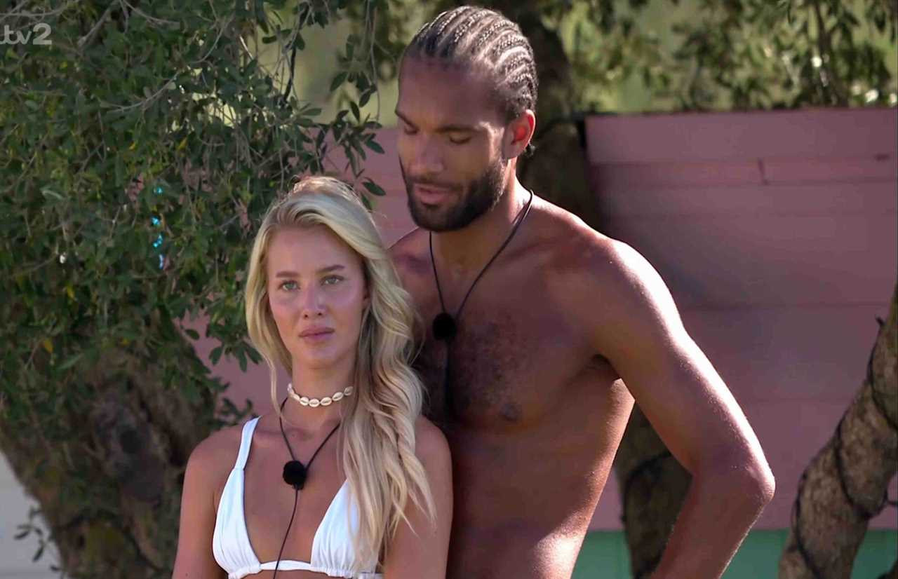 Love Island Drama: Couple Realizes They Won't Win After Bosses Drop Huge Hint