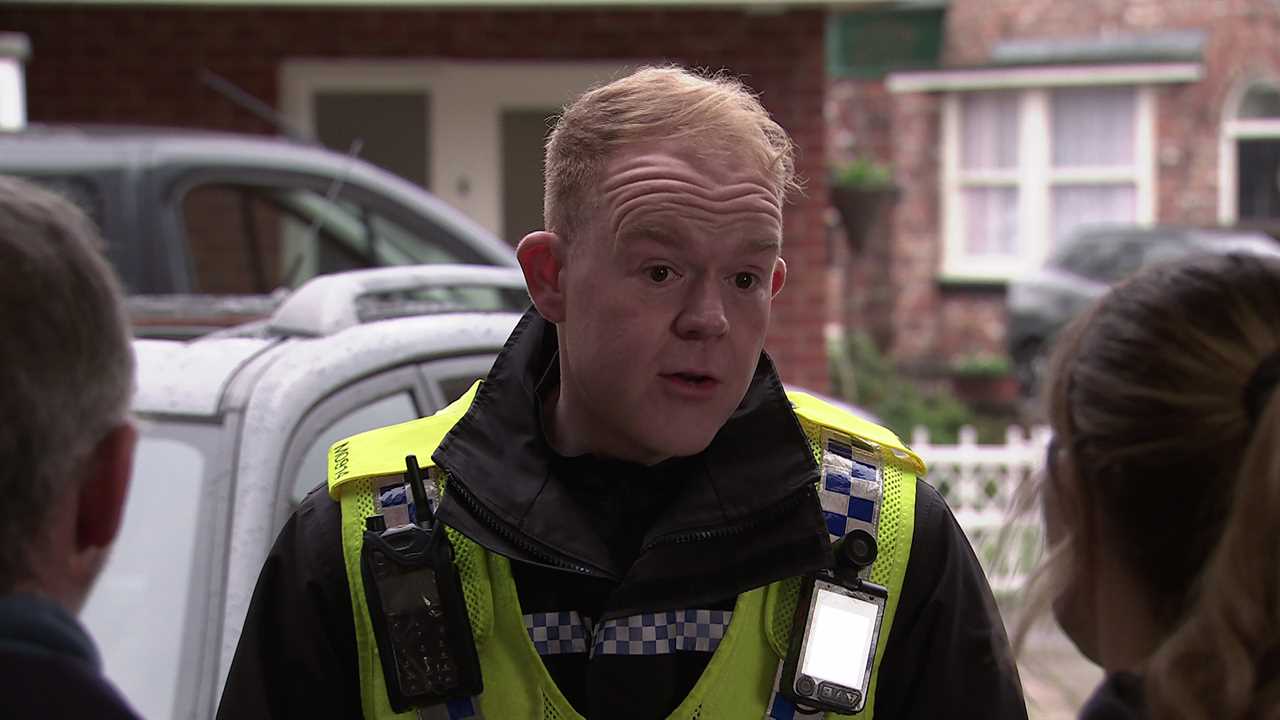 Coronation Street Fans Outraged Over Craig Tinker Blunder