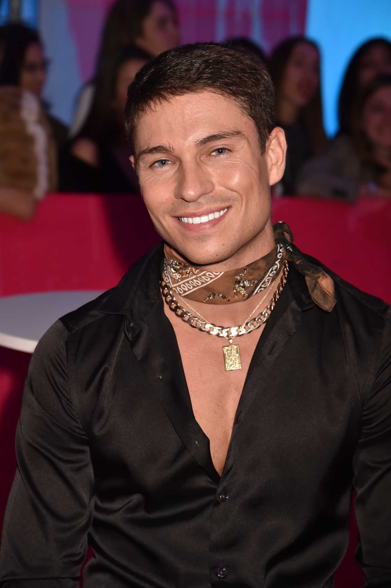 Joey Essex Mobbed by Love Island Fans at Nightclub Appearance