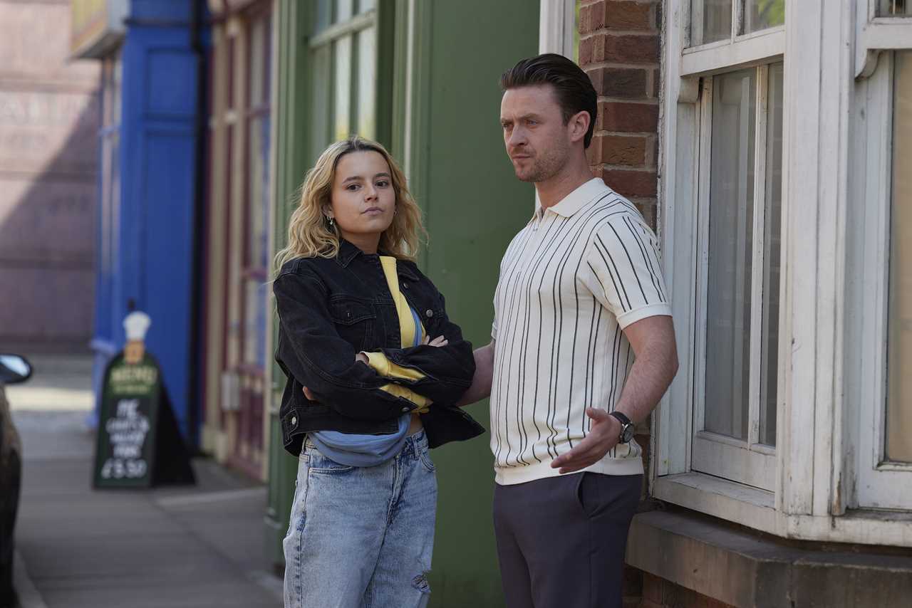 Coronation Street Drama: Bullying Thug Mason Finds Love with Blackmailer