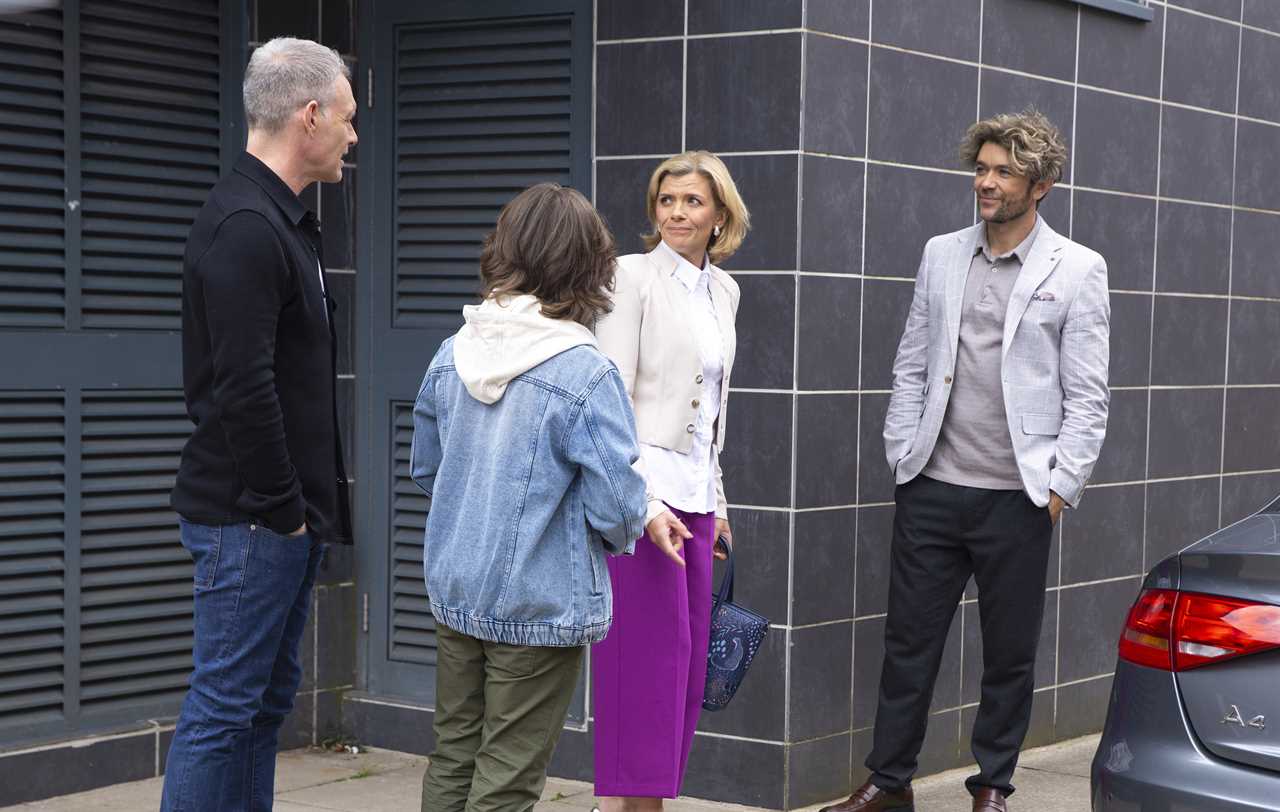 Coronation Street: Leanne Battersby faces devastating choice in cult storyline