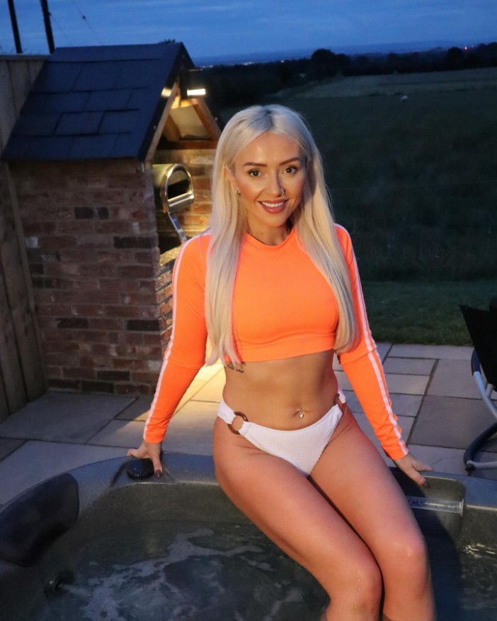 Coronation Street's Kimberley-Hart Simpson's Free Bikini Holiday