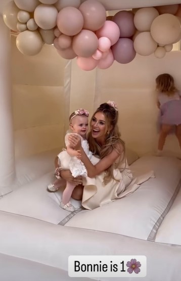 Laura Anderson throws a Swan Princess-themed party for daughter Bonnie's first birthday