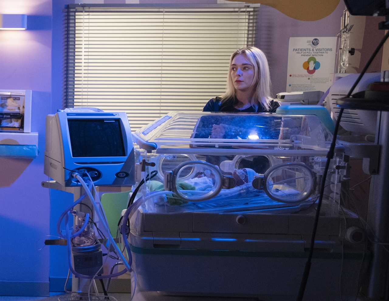 Coronation Street: Lauren Bolton left terrified as baby suffers shock seizure