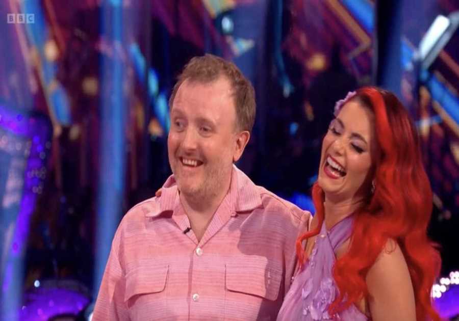 Blind Strictly Star Chris McCausland Receives Standing Ovation for Foxtrot Performance