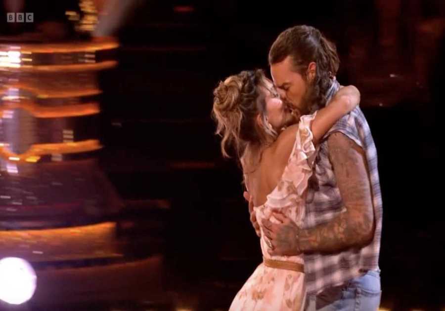 Strictly Come Dancing Fans Left Hot Under the Collar After Steamy Performance