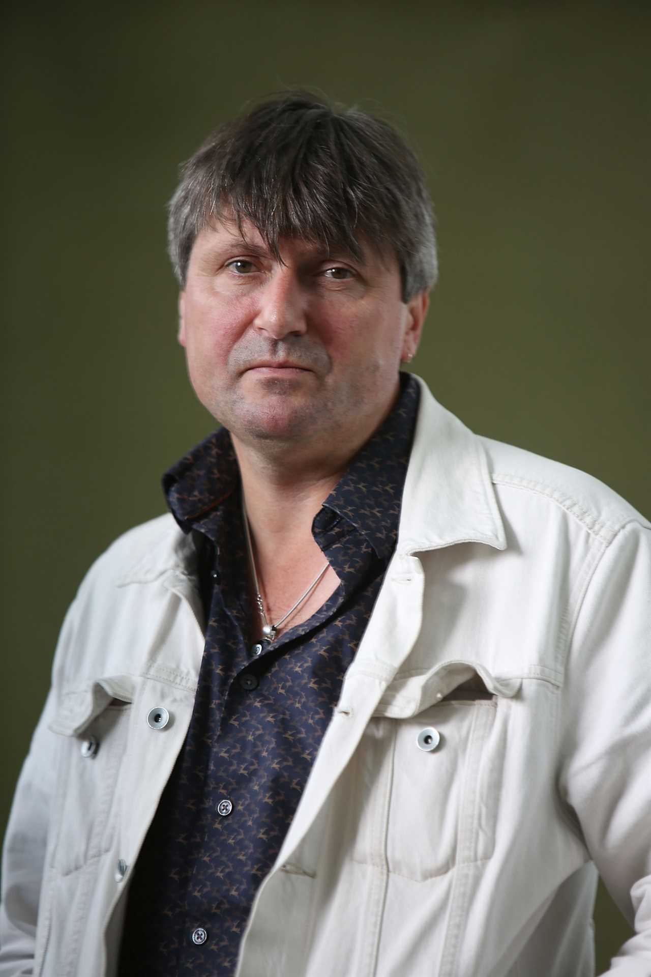 Simon Armitage slams BBC for axing hit potting shed series