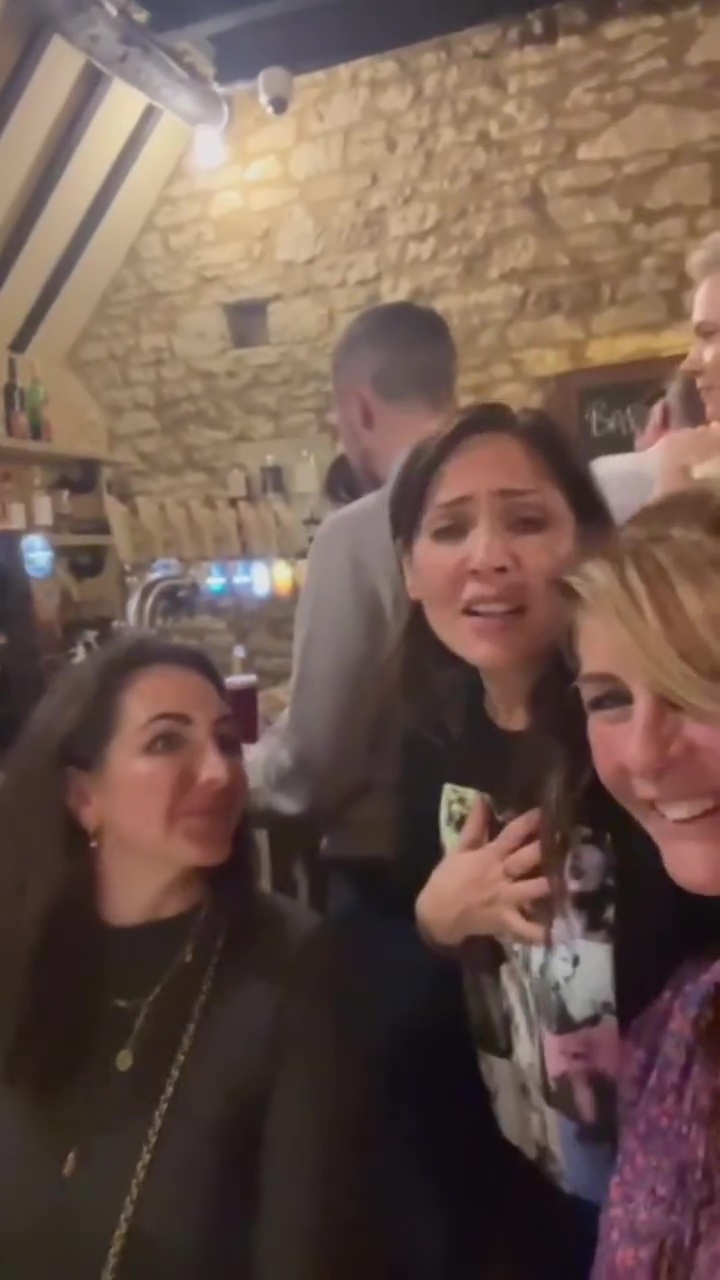 Punters treated to 90s icons The Corrs and Natalie Imbruglia at Jeremy Clarkson's pub