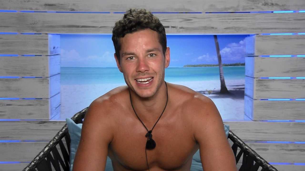 Love Island Star Scott Thomas Signs Up for All Stars Show